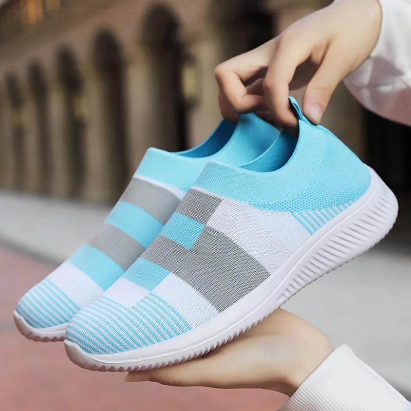 NOSHOELACES lightweight slip-on in blue, grey and white knit